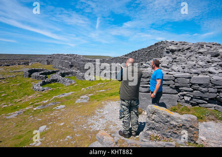 Die Ruinen der Festung Dun Duchathair (Schwarz) an der Insel Inishmore, Aran Islands, County Galway, Irland Stockfoto