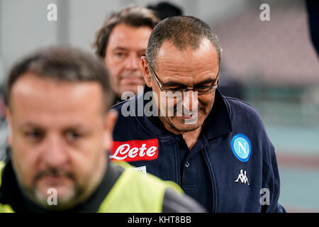 Neapel, Italien. 18 Nov, 2017. Neapel - Italien 18/11/2017 Maurizio sarri während der Serie ein Match zwischen s.s.c. Napoli und ac mailand im Stadio San Paolo Neapel. Credit: Emanuele Sessa/pacfic Presse/alamy leben Nachrichten Stockfoto