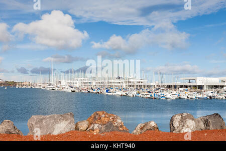 Marina Lanzarote ist in der spanischen Hafenstadt Arrecife auf der Insel Lanzarote. Stockfoto