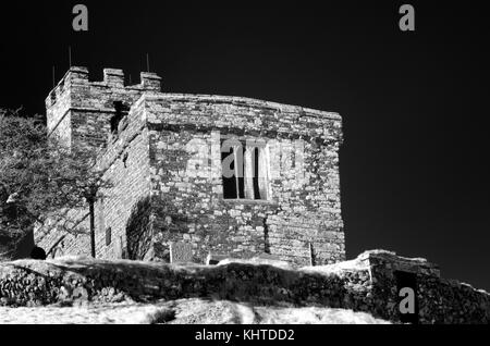 St Michaels Kirche Brentor, Devon Stockfoto