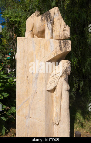 Macael Marmor Skulpturen in El Majuelo Park, Almunecar, Spanien Stockfoto