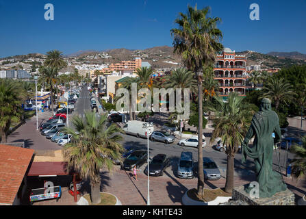 Blick entlang des Paseo San Cristobal von Penon del Santo, Almunecar, Spanien Stockfoto