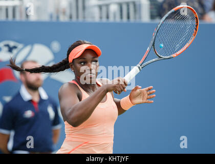 Die US-amerikanische Tennisspielerin Sloane Stephens spielt beim Einzel-Spiel der Frauen in der US Open 2017 Tennis Championship in New York City, New York S Stockfoto