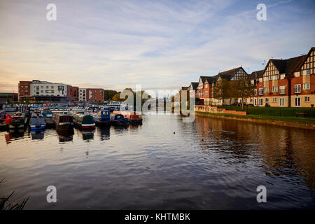 Northwich Marina auf dem Fluss Weaver im Zentrum der Stadt Northwich, Cheshire Stockfoto