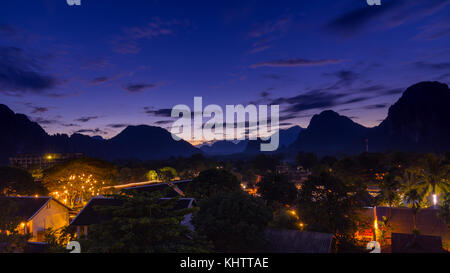 Aussichtspunkt und schöne Nacht scenic in Vang Vieng, Laos. Stockfoto