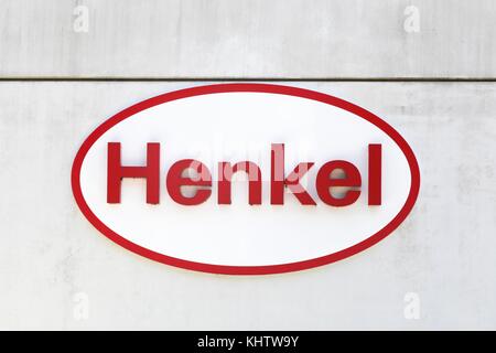 Ballerup, Dänemark - 10 September 2017: Henkel Logo auf einer Wand. Henkel ist ein deutscher Chemie- und Konsumgüterhersteller Stockfoto