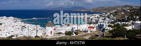 Panoramaaussicht auf Mykonos-Stadt, Mykonos, Kykladen, Ägäis, Griechenland Stockfoto