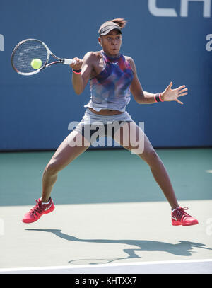 American Junior tennis player Cori gauff (USA) spielen Vorhand Schuß im US Open Tennis Championship 2017, New York City, New York, United States Stockfoto