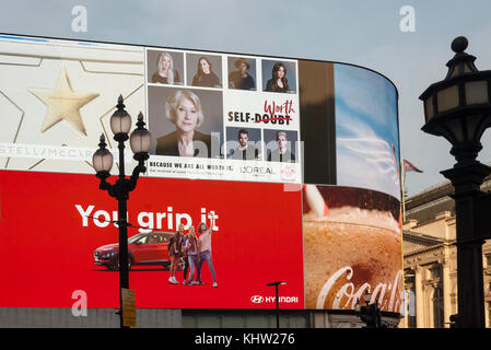 Leuchtreklamen in Piccadilly Circus, Piccadilly, West End, Westminster, London, England, Vereinigtes Königreich Stockfoto