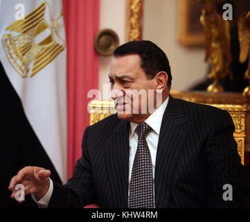 Foto: Präsident Hosni Mubarak im Schloss Belvedere in Warschau, Polen. El Sayed Mohammed Hosni Mubarak (1928-) eine Ägyptische militärische, politische Führer und 4 Präsident Ägyptens. Vom 21. Jahrhundert Stockfoto