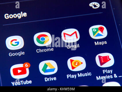 Montreal, Kanada - 12. November 2017: Google Apps Symbole auf Samsung S8 Bildschirm. google LLC ist eine US-amerikanische multinationale Technologieunternehmen, das speciali Stockfoto