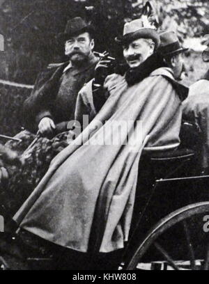 Foto von Zar Nikolaus II. und Kaiser Wilhelm II. der Deutschen Reitschule in einer Kutsche zusammen. Zar Nikolaus II. (1868-1918), dem letzten Kaiser von Russland. Wilhelm II. (1859-1941) der letzte deutsche Kaiser und König von Preußen, dem Deutschen Reich und dem Königreich Preußen. Vom 20. Jahrhundert Stockfoto