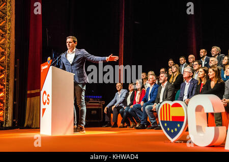 Barcelona, Katalonien, Spanien. 19 Nov, 2017. albert Rivera bei der Präsentation der Mannschaft 21 d katalanischen Wahlen gesehen. Nach 10 Jahren, "Bürgerinnen und Bürger" oder "Bürger", die Partei der Albert Rivera eine Konferenz im Tivoli Theater in Barcelona seine Mannschaft für die katalanischen autonomen Wahlen der 21d zu präsentieren. Credit: Copyright paco Freire/Sopa/zuma Draht/alamy leben Nachrichten Stockfoto