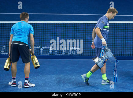 London, Großbritannien. 19 Nov, 2017. Atp Tennis, London, November 19, 2017 Henri kontinen/John peers Sieger der Doppel Männer an das Finale nitto ATP-Finale tennis Männer in millenium Arena, O2-Arena in London, Großbritannien, 19. November 2017, Saison 2017/2018 Quelle: Peter Schatz/alamy leben Nachrichten Stockfoto