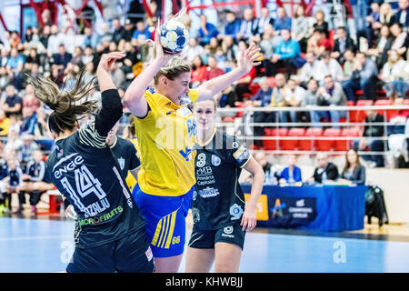 November 19, 2017: Joanna szarawaga #66 (vistal gdyia) während der Frau EHF Champions League Spiel zwischen csm Bukarest vs (ROU) Vistal Gdynia (Pol) bei Dinamo polyvalenten Halle in Bukarest, Rumänien, Rou. copyright: Cronos/Catalin soare Stockfoto