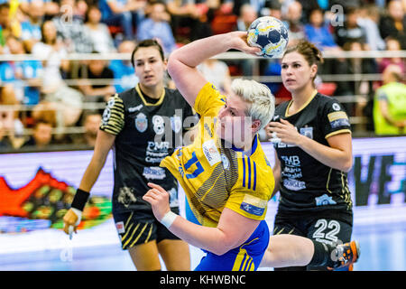 November 19, 2017: patrycja kulwinska #77 (vistal gdyia) während der Frau EHF Champions League Spiel zwischen csm Bukarest vs (ROU) Vistal Gdynia (Pol) bei Dinamo polyvalenten Halle in Bukarest, Rumänien, Rou. copyright: Cronos/Catalin soare Stockfoto