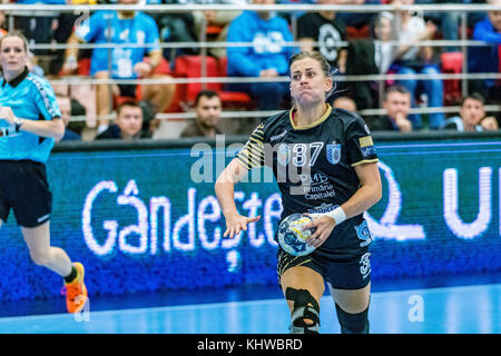 November 19, 2017: Nathalie hagman Nr. 37 (Csm Bukarest) während der Frau EHF Champions League Spiel zwischen csm Bukarest vs (ROU) Vistal Gdynia (Pol) bei Dinamo polyvalenten Halle in Bukarest, Rumänien, Rou. copyright: Cronos/Catalin soare Stockfoto