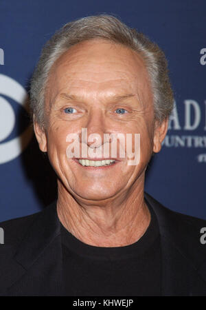 Las Vegas, NV, USA. November 2017. 19. November 2017: Mel Tillis, Country-Musik-Star, der Hits für Kenny Rogers, Ricky Skaggs und viele andere schrieb und ein Stottern überwand, um auf Dutzenden seiner eigenen Singles zu singen, starb im Alter von 85 Jahren. Die vermutete Todesursache ist Atemversagen. Tillis, der Vater des Country-Sängers Pam Tillis, nahm mehr als 60 Alben auf und hatte mehr als 30 Top-10-Country-Singles, darunter Good Woman Blues, Coca Cola Cowboy und Southern Rain. Dateifoto: 26. Mai 2004; Las Vegas, NV, USA; Musiker MEL TILLIS während der 39. jährlichen Grafenakademie Stockfoto
