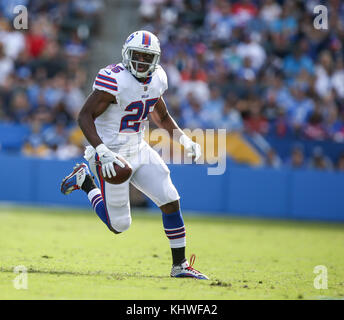 Carson, USA. 19 Nov, 2017. Buffalo Bills zurück laufen LeSean McCoy #25 Sweep während der NFL Buffalo Bills läuft Los Angeles Ladegeräte vs am Stubhub Center in Carson, Ca am 19. November 2017. (Absolut komplette Fotograf & Company Credit: Jevone Moore/Cal Sport Media (Netzwerk Fernsehen wenden Sie sich bitte an den zuständigen Vertriebsmitarbeiter für das Fernsehen. Credit: Cal Sport Media/Alamy leben Nachrichten Stockfoto