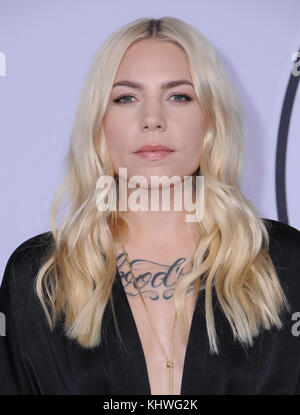 19. November 2017 – Los Angeles, CA, USA – 19. November 2017 – Los Angeles, Kalifornien – Skylar Grey. 2017 American Music Awards am Microsoft Theater in Los Angeles. Foto: Birdie Thompson/AdMedia Stockfoto