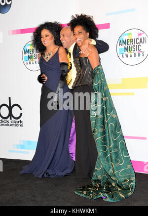 Los Angeles, USA. 19 Nov, 2017 Los Angeles, CA - 19. November 2017: Diana Ross & barry Gordy & Tochter rhonda an der 2017 American Music Awards, die in den Microsoft Theater la live Foto: Sarah Stewart/alamy leben Nachrichten Stockfoto