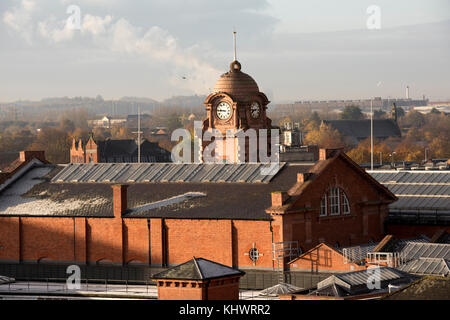 Am frühen Morgen Licht über dem dach der Bahnhof Nottingham, Nottinghamshire England Großbritannien Stockfoto