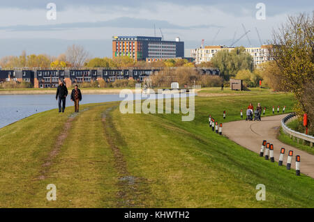 Besucher in Walthamstow Feuchtgebiete, London, England, Vereinigtes Königreich, Großbritannien Stockfoto