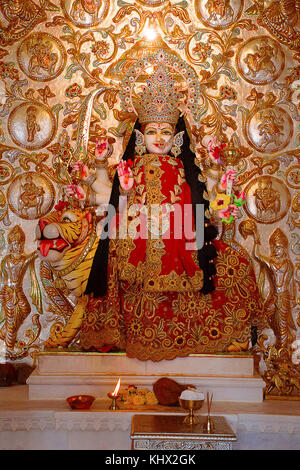 Tempel Gottheit Ashapura Mataji Tempel, Katraj Straße, Pune. Maharashtra, Indien Stockfoto