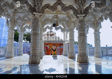 Tempel, Säulen, ashapura Mataji Tempel, Katraj Straße, Pune. Maharashtra, Indien Stockfoto