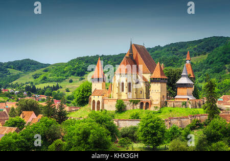 Berühmte sächsische Wehrkirche in bester Siebenbürger, touristisches Dorf in der Nähe von Sibiu, birthälm, Siebenbürgen, Rumänien, Europa Stockfoto