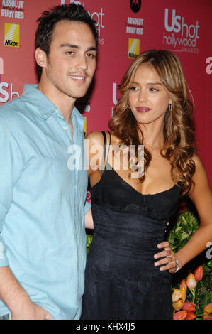 Jessica Alba und ihr Bruder in den USA anreisen wöchentlich Hot hollywood Awards an der Republik Restaurant in Los Angeles. 24. April 2006. Stockfoto