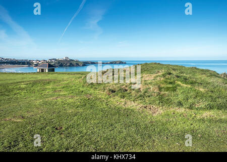 Ein runder bronzezeitlicher Grabhügel bei Barrowfields in Newquay Cornwall UK. Stockfoto