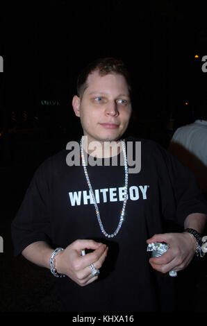 MIAMI, FL - 24. Juni: Scott Storch, ein erdmännchen mit Sonnenbrille, einmal produziert mega-Hits von Künstlern wie BeyoncŽ, Chris Brown und 50 Cent. Weil das so ist, er verwendet eine ganze Hölle einer Menge Geld, die Art und Weise war mehr als die Menge des Geldes, das er derzeit hat, kein Geld zu haben. Entsprechend TMZ, Storch gestern Insolvenz angemeldet. Die Website berichtet, dass er $ 3.600 in beansprucht. Drei tausend jener Dollar kommen aus einem einzigen beobachten, und weitere 500 kommt von den angeblichen Wert von seiner Kleidung. Die restlichen differenceÑ $ 1 ooÑis angeblich die Menge an Bargeld, die er auf der Hand hat, obwohl Stockfoto