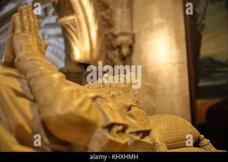 LISSABON, PORTUGAL - 3. NOVEMBER 2017: Grab von Vasco da Gama in der Kirche Santa Maria im Kloster Jeronimos in Belem Stockfoto