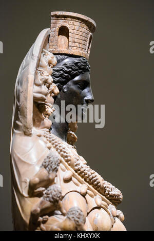 Neapel. Italien. Artemis von Ephesus, alte römische Skulptur, 2. Jahrhundert n. Chr. Museo Archeologico Nazionale di Napoli. Nationales Archäologisches Museum Stockfoto