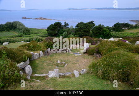 Alten Hügel die Ruinen von halangy Dorf- & Grabkammer auf der Insel St Marys in der Scilly-inseln, Großbritannien. Stockfoto