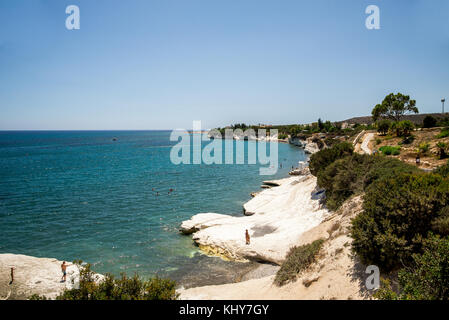 Der malerischen Gouverneur beach white rock Küste schwimmen, zwischen laranca und Limassol, Zypern Stockfoto