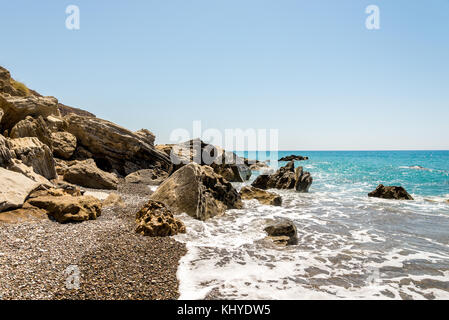 Felsen am Strand von Pissouri, Zypern, Limassol District Stockfoto