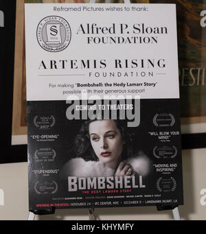 New York, USA. 20 Nov, 2017. Filmplakat für theatralische Öffnung der Bombe: HEDY LAMARR GESCHICHTE am Hunter College Credit: Sam Aronov/Alamy leben Nachrichten Stockfoto