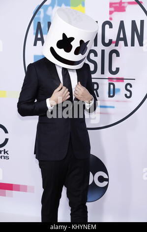 Marshmello besucht die 2017 American Music Awards bei Microsoft Theater am 19. November 2017 in Los Angeles, Kalifornien. | Verwendung weltweit Stockfoto