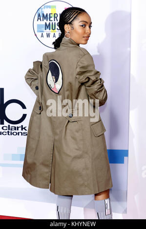 Yara Shahidi nimmt am 19. November 2017 an den American Music Awards 2017 im Microsoft Theater in Los Angeles, Kalifornien, Teil. | Verwendung weltweit Stockfoto