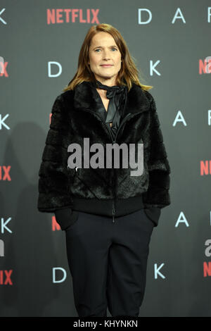 Berlin, Deutschland. 20.. November 2017. Karoline Eichhorn kommt bei der Europa-Premiere der Netflix-Serie 'Dark' am 20. November 2017 in Berlin an. Kredit: Maurizio Gambarini/dpa/Alamy Live Nachrichten Stockfoto