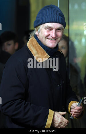 Berlin, Deutschland. November 2017. Detlev Buck kommt bei der Europa-Premiere der Netflix-Serie „Dark“ am 20. November 2017 in Berlin an. Kredit: Maurizio Gambarini/dpa/Alamy Live News Stockfoto