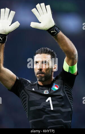 Mailand, Italien. November 2017. Gianluigi Buffon (ITA) Fußball/Fußball : FIFA Fussball-Weltmeisterschaft 2018 Qualifying Play-off-Spiel zwischen Italien 0-0 Schweden im Stadio San Siro in Mailand, Italien . Quelle: Mutsu Kawamori/AFLO/Alamy Live News Stockfoto