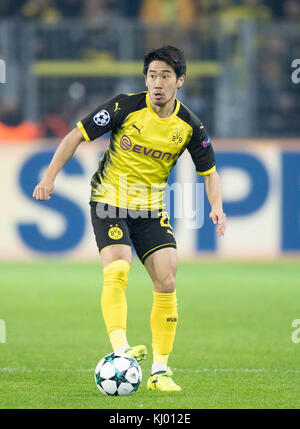 Dortmund, Deutschland. November 2017. Shinji KAGAWA (DO) Aktion, Fussball Champions League, Vorrunde, 5. Spieltag Borussia Dortmund (DO) - Tottenham Hotspur (Spurs) 1:2, am 21.11.2017 in Dortmund/Deutschland. |Nutzung weltweit Guthaben: dpa/Alamy Live News Stockfoto