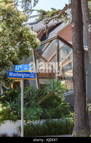 Er gehry Residence ist der Architekt Frank Gehry eigenen Haus. Es war ursprünglich eine Erweiterung, entworfen von Gehry und gebaut, um eine bestehende niederländische Kolonialzeit Stockfoto