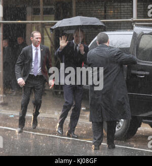 NEW YORK, NY - DEZEMBER 09: Catherine, Herzogin von Cambridge, besucht das National September 11 Memorial Museum mit ihrem Mann Prinz William, Herzog von Cambridge am 9. Dezember 2014 in New York City. Das Paar, das ohne ihren Sohn Prince George reist, ist auf einem dreitägigen US-Ostküstenbesuch. Dies ist der erste offizielle Besuch des Herzogs und der Herzogin in New York City. Personen: Prinz William, Herzog von Cambridge Stockfoto