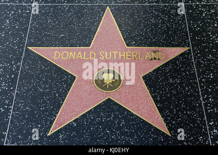 HOLLYWOOD, CA - DEZEMBER 06: Donald Sutherland Star auf dem Hollywood Walk of Fame in Hollywood, Kalifornien am 6. Dezember 2016. Stockfoto