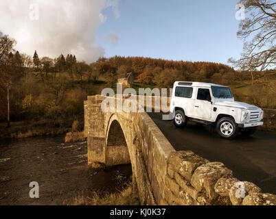 Land Rover Defender 90 in Yorkshire Dales uk Stockfoto