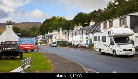 Teil der Nordküste 500, der a896 in Richtung Süden nach Westen entlang der Loch vorne Lochcarron, Ross-shire, Schottland Stockfoto